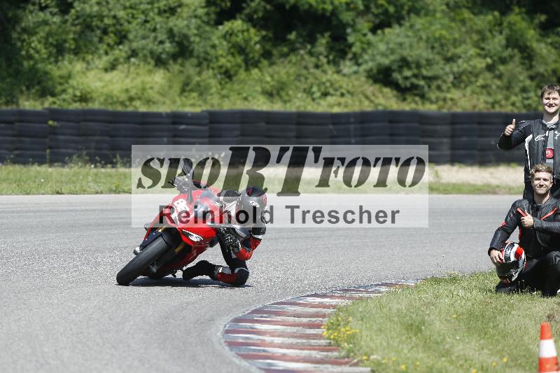 /Archiv-2025/27 12.06.2025 Ducati Schweiz Trackday Warmup  ADR/Impressionen